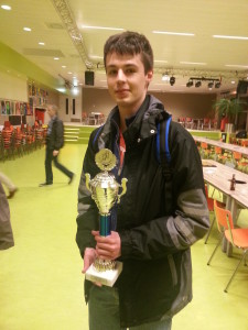 Martijn met de kampioensbeker.