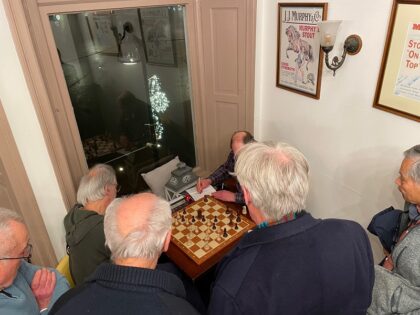 Veel toeschouwers bij laatste partij tegen Denk en Zet 2 op bord 1